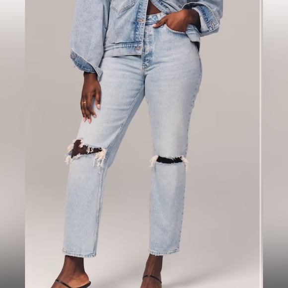 🔸 Abercrombie & Fitch 🔸 “the mom high rise” jeans - Picture 1 of 11